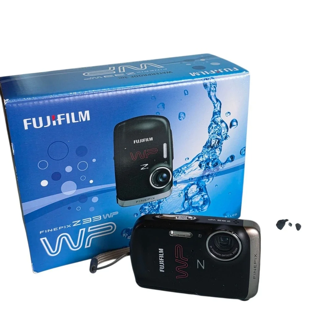Fujifilm FinePix Z33WP 10 MP Digital Camera‎ Water Proof Charger 16GB Card Box